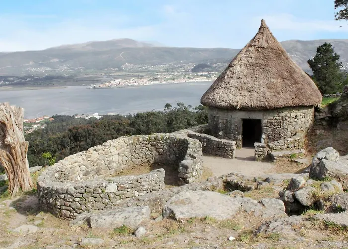 Spacious In With Sea And Mountain Views - 110 M² *