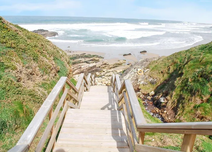 Spacious In With Sea And Mountain Views - 110 M²