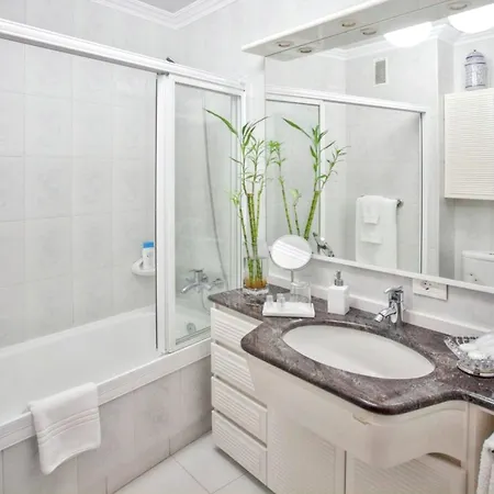 Apartment Spacious In With Sea And Mountain Views 110 M²